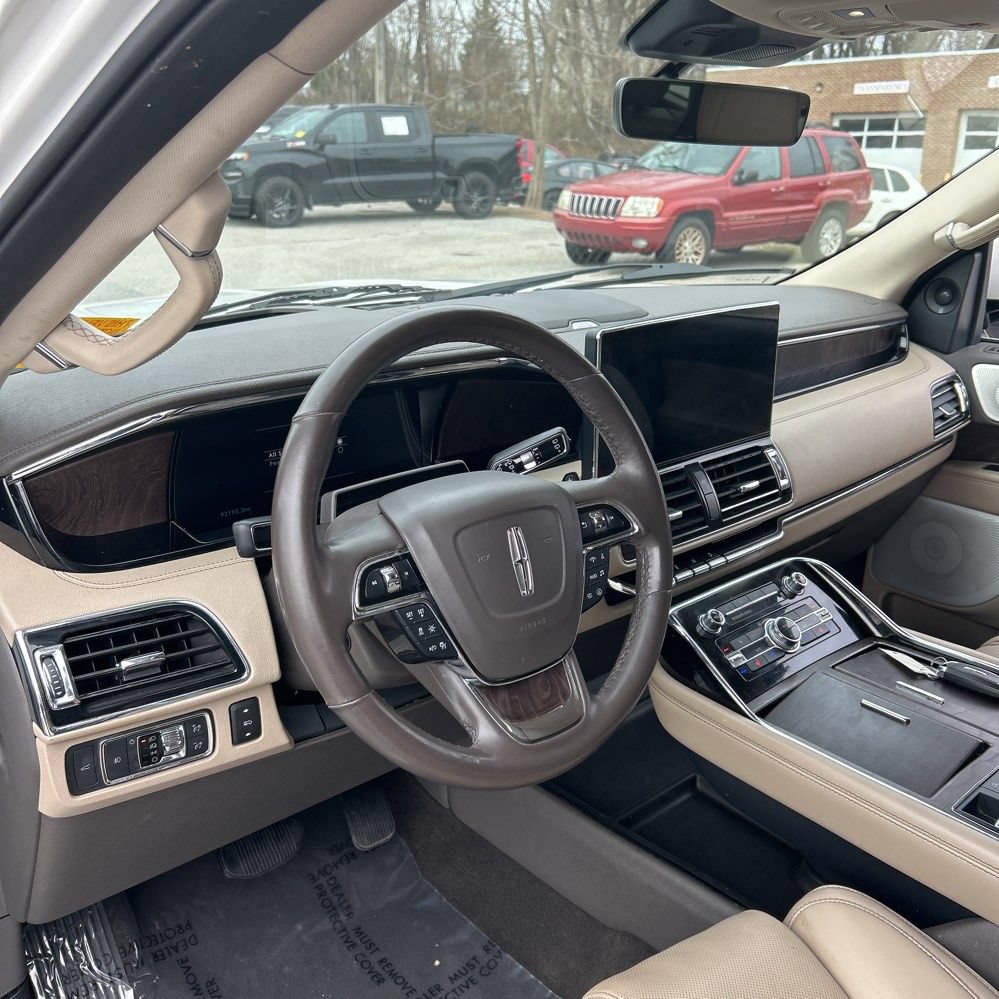 Used 2022 Lincoln Navigator Reserve AWD/4WD image 6