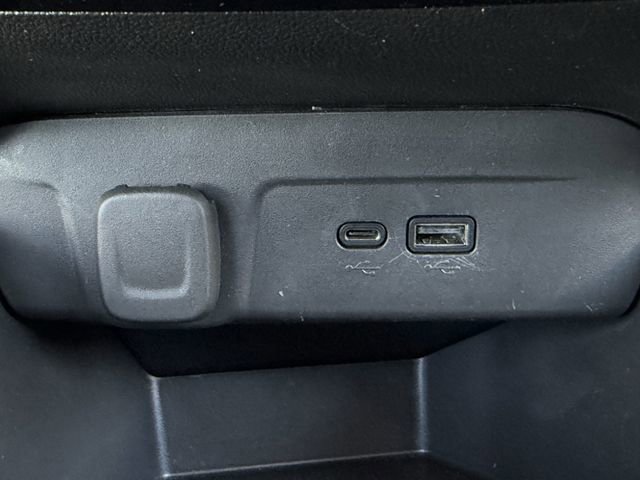 Used 2025 Chevrolet Trax LT image 23