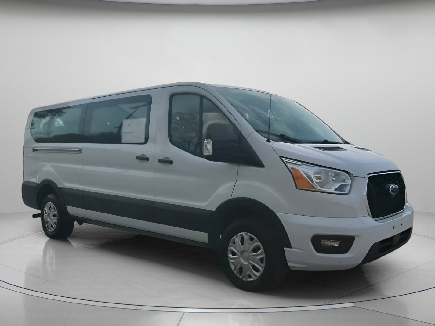 Certified 2022 Ford Transit 350 XLT image 2