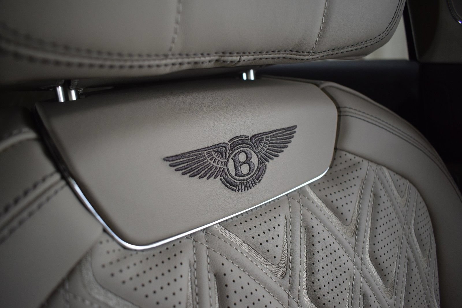 New 2026 Bentley Flying Spur Plug-In Hybrid AWD/4WD image 37