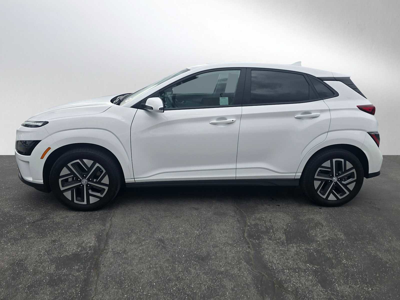 Used 2022 Hyundai Kona SEL w/ Convenience Package image 6
