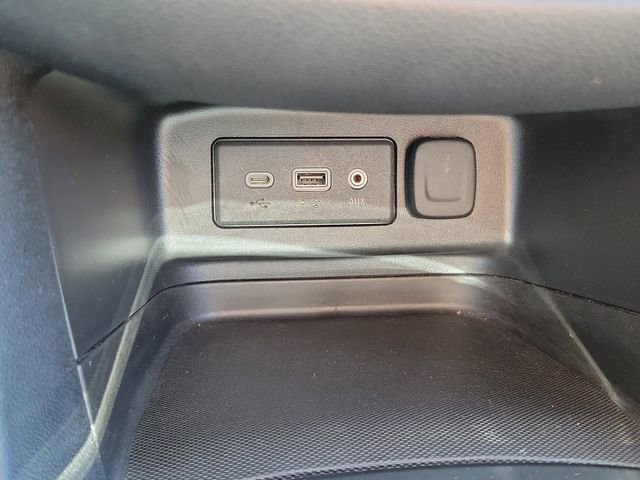 Used 2020 Chevrolet Equinox LT w/ Driver Convenience Package image 36