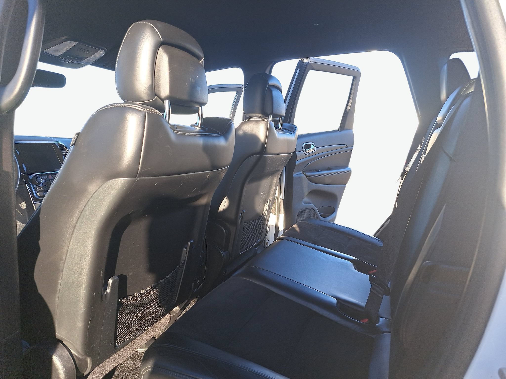 Used 2020 Jeep Grand Cherokee Altitude AWD/4WD image 14