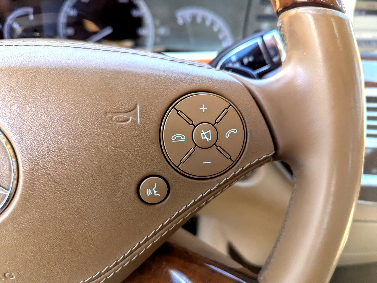 Used 2010 Mercedes-Benz S 550 4MATIC image 17