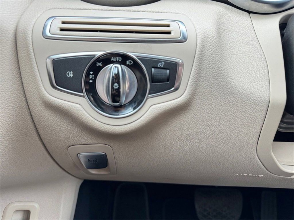 Used 2015 Mercedes-Benz C 300 4MATIC Sedan w/ Multimedia Package image 29