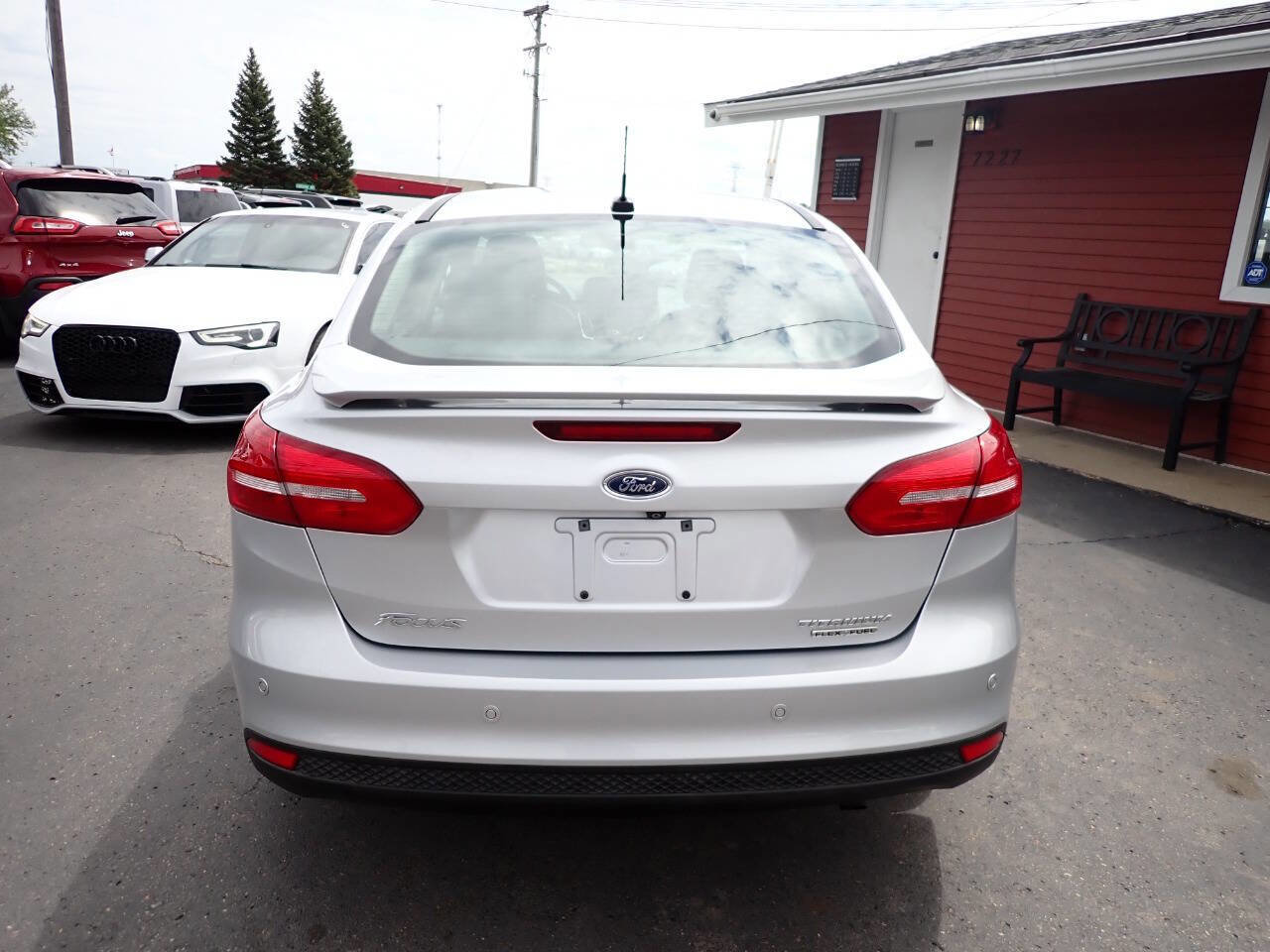 Used 2015 Ford Focus Titanium FWD image 5