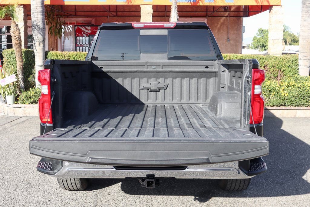 Used 2019 Chevrolet Silverado 1500 LTZ w/ LTZ Plus Package AWD/4WD image 9