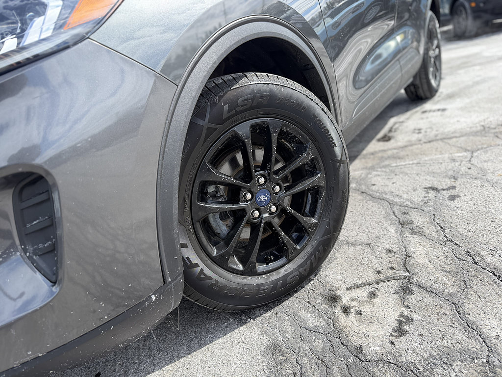 Used 2020 Ford Escape SE Sport AWD/4WD image 3