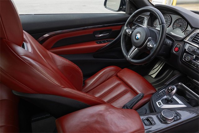 Used 2017 BMW M4 Convertible image 18