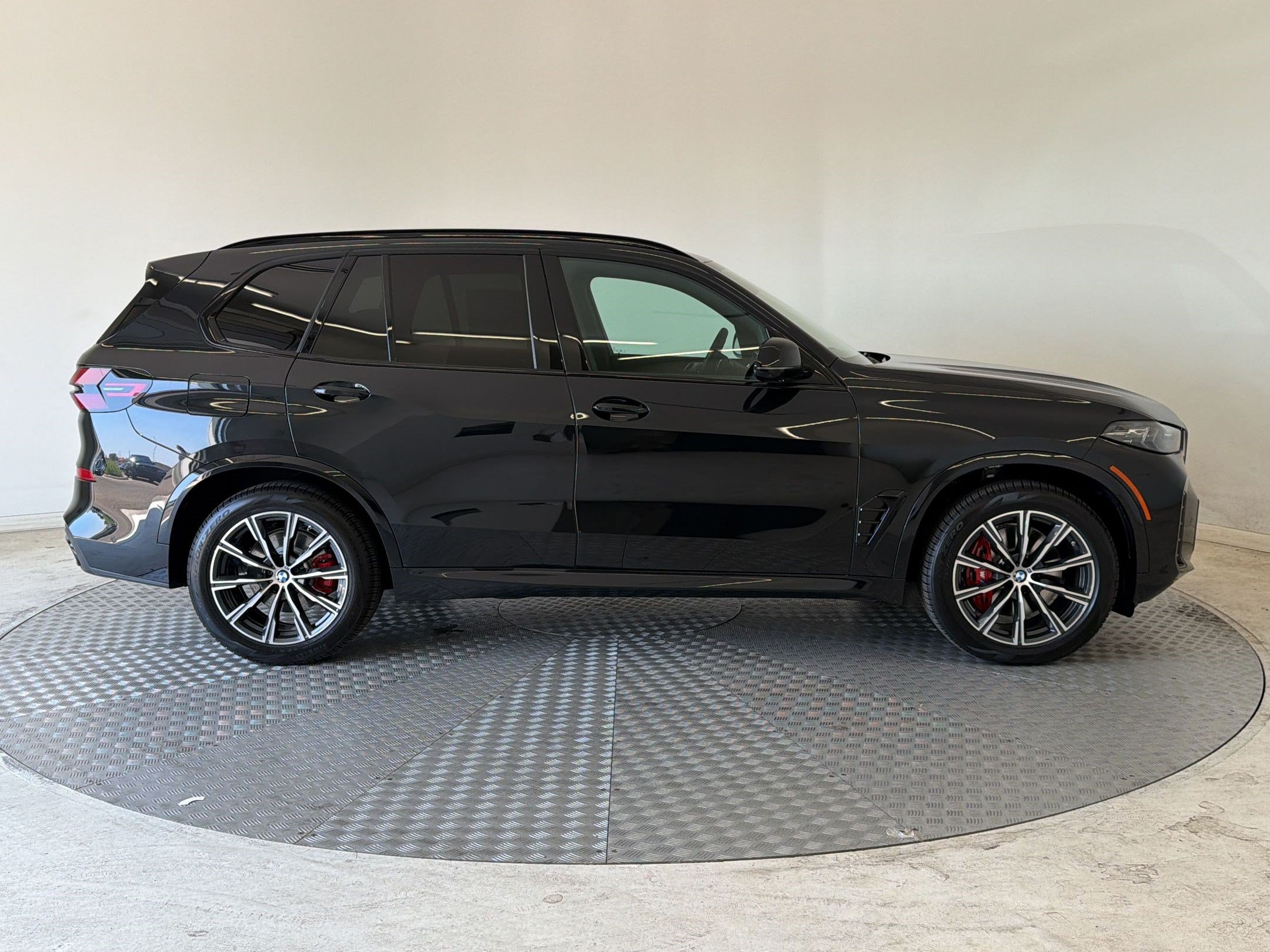 New 2026 BMW X5 xDrive40i w/ M Sport Package AWD/4WD image 8