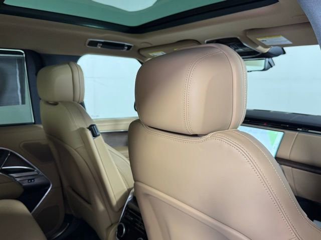 New 2025 Land Rover Range Rover SE image 28