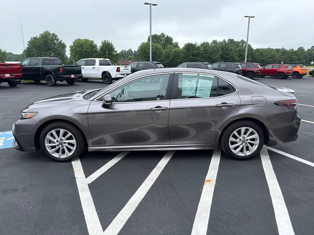 Used 2024 Toyota Camry SE FWD image 5