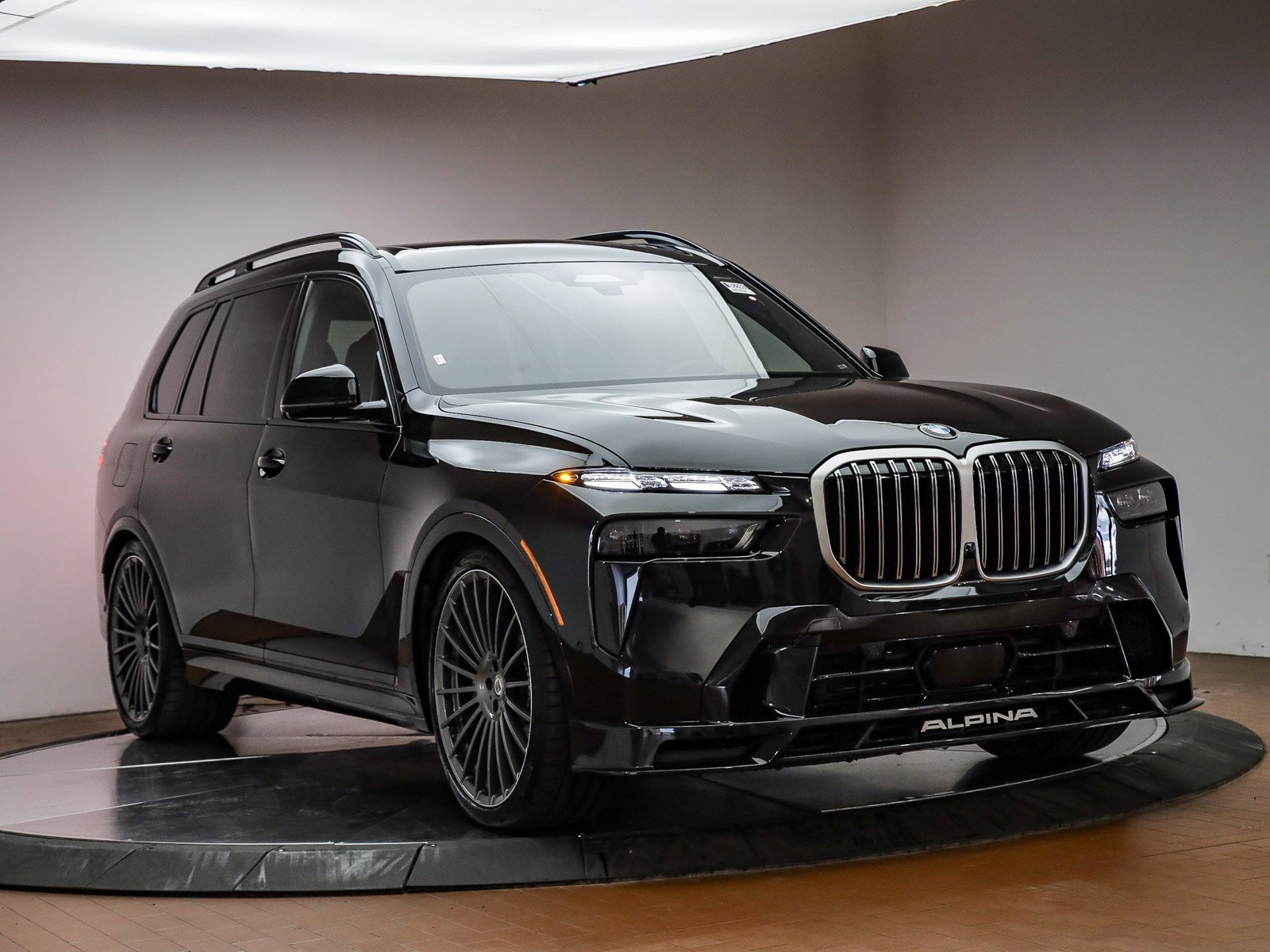 New 2026 BMW ALPINA XB7 image 3