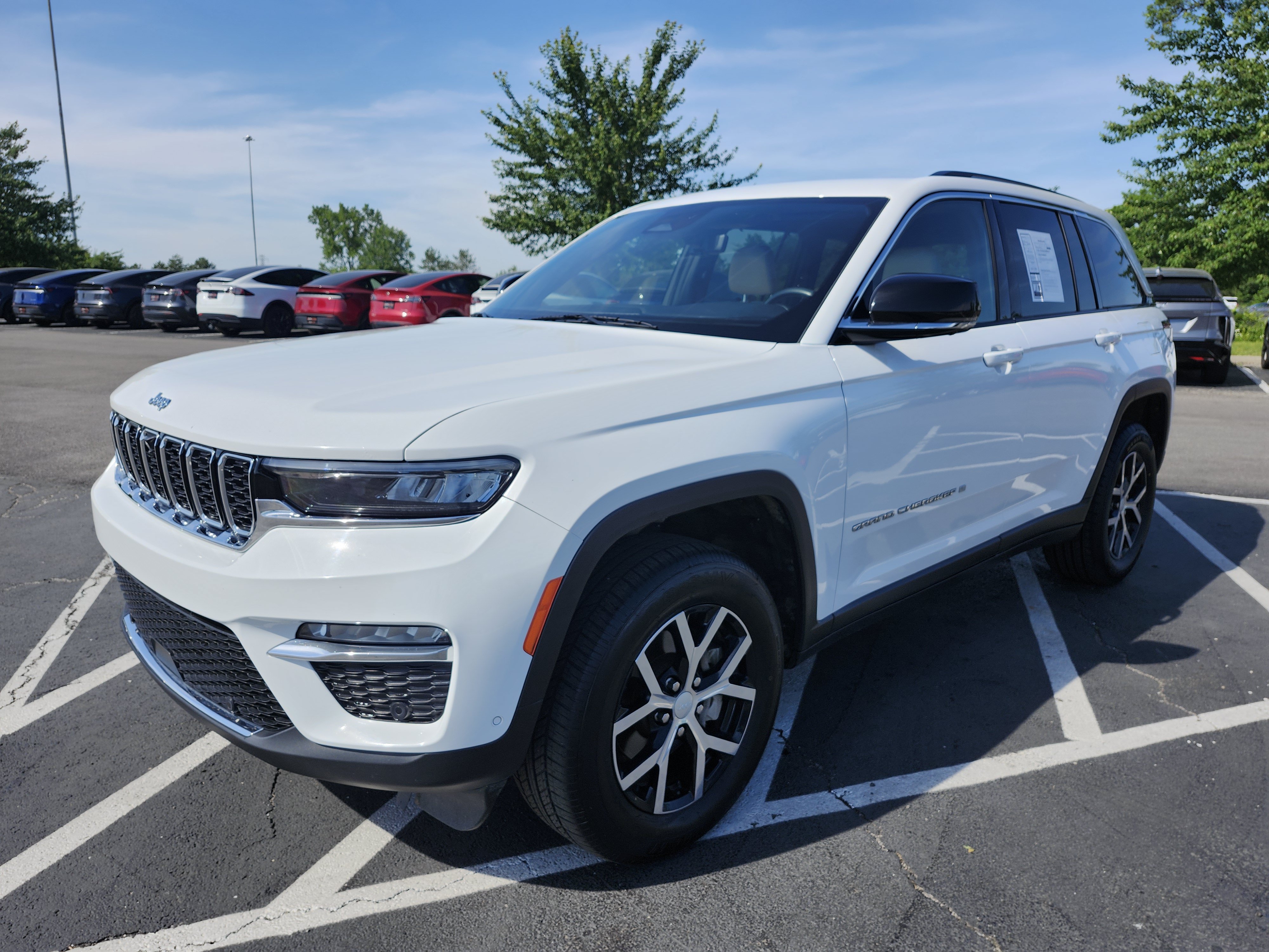 Used 2023 Jeep Grand Cherokee Limited w/ Luxury Tech Group II RWD image 13