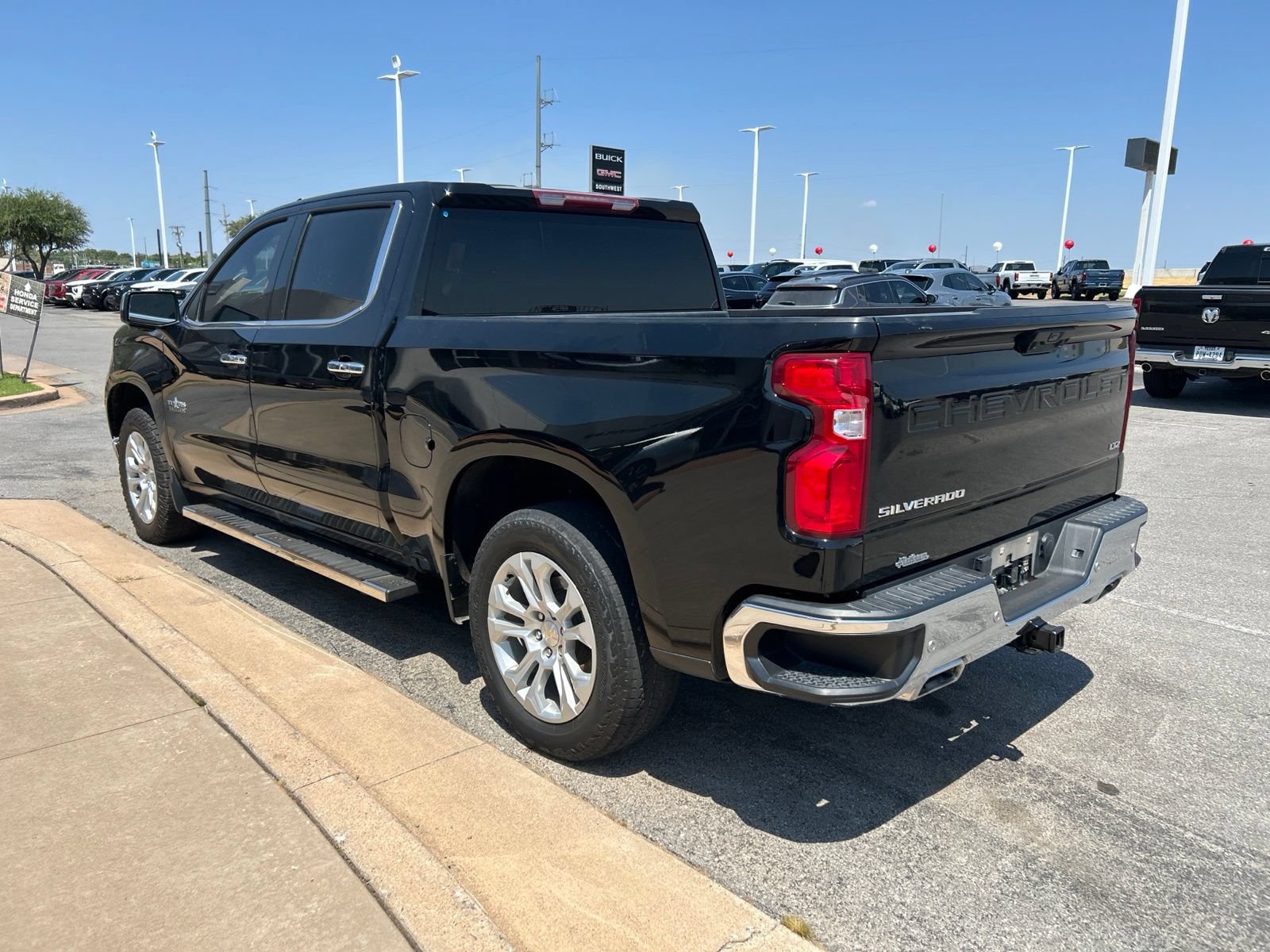 Used 2023 Chevrolet Silverado 1500 LTZ w/ Z71 Off-Road Package AWD/4WD image 7