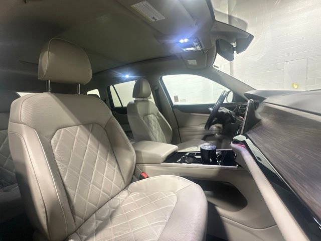 Certified 2024 Volkswagen Atlas SEL Premium R-Line image 16