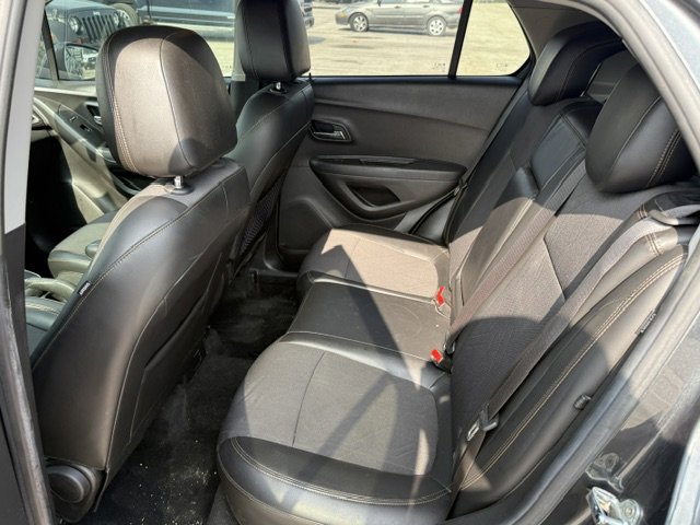 Used 2018 Chevrolet Trax LT w/ LT Convenience Package FWD image 16