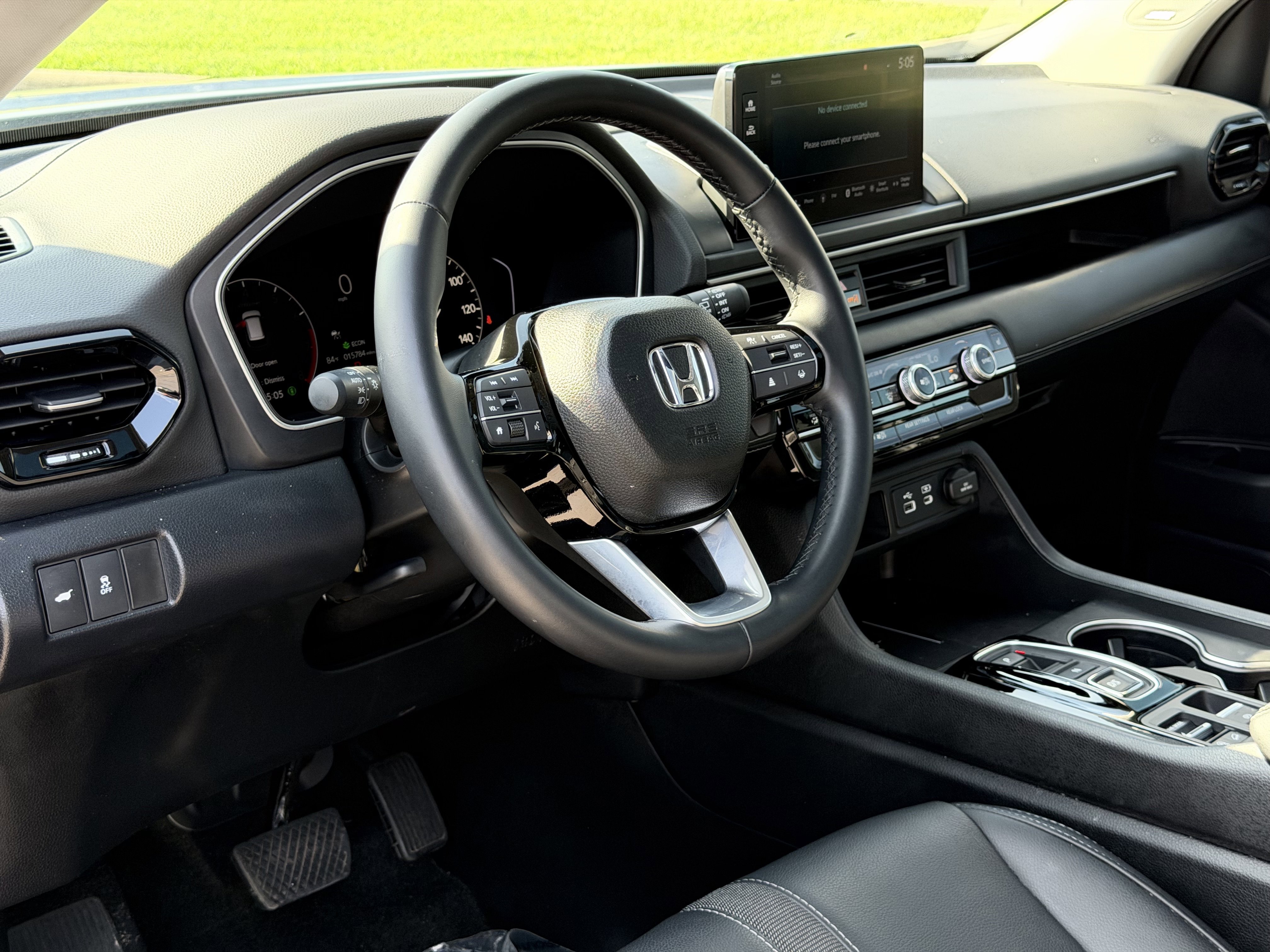 Used 2025 Honda Pilot Touring image 13