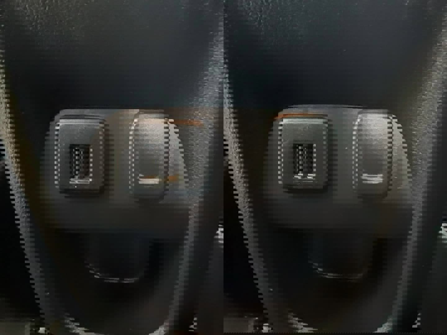 Used 2015 GMC Canyon SLE image 17