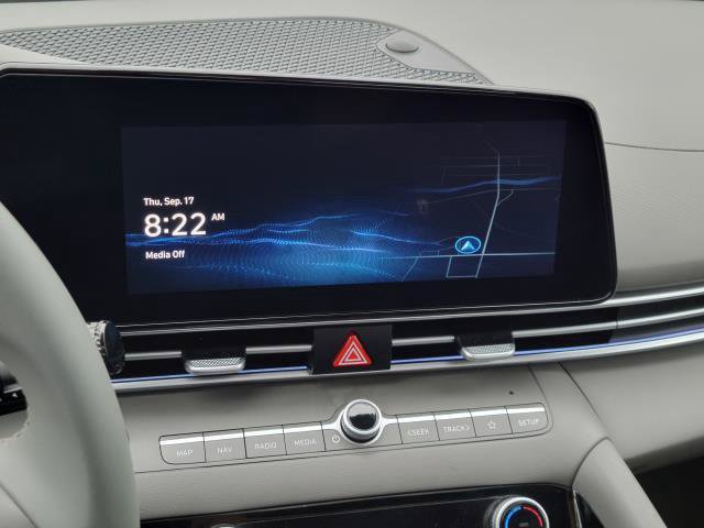 Used 2025 Hyundai Elantra SEL FWD image 20