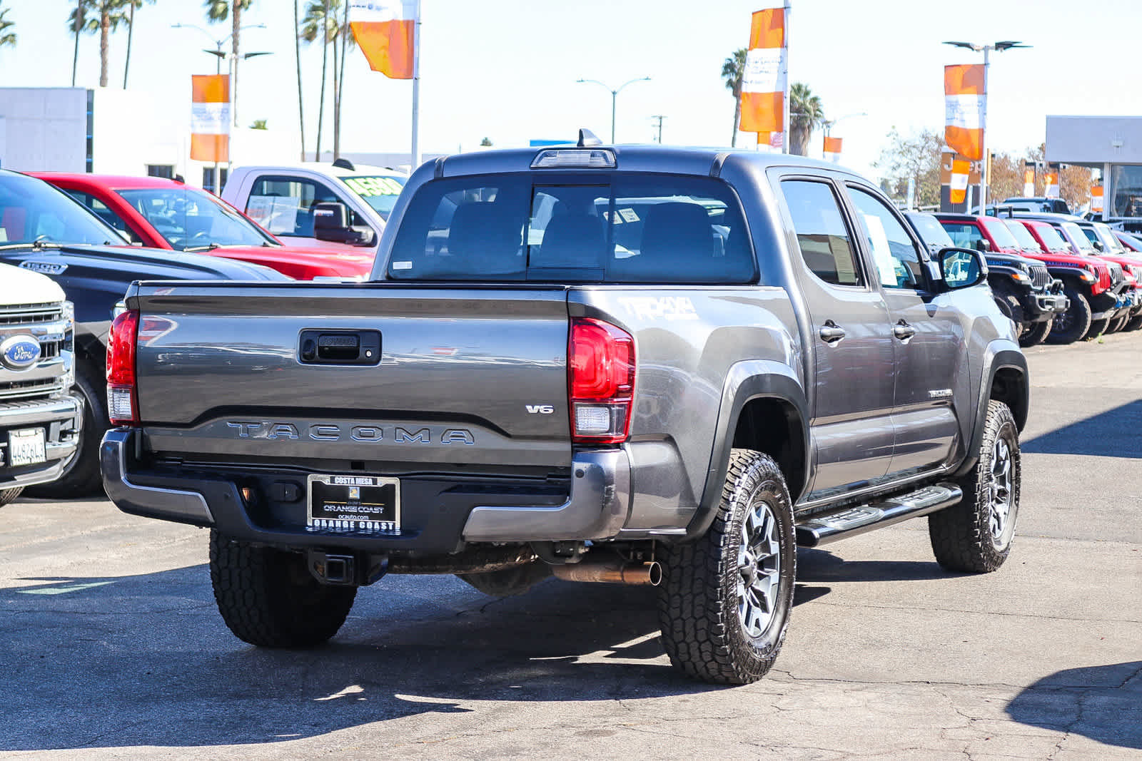 Used 2019 Toyota Tacoma TRD Off-Road w/ Technology Package AWD/4WD image 4