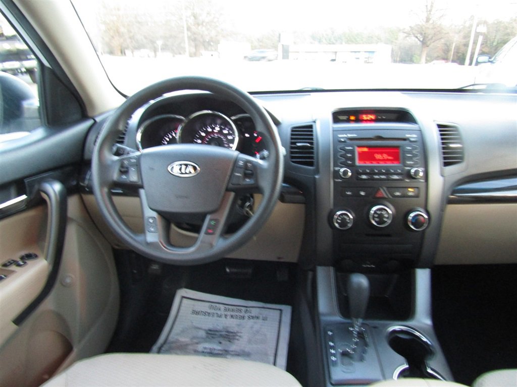 Used 2013 Kia Sorento LX image 26