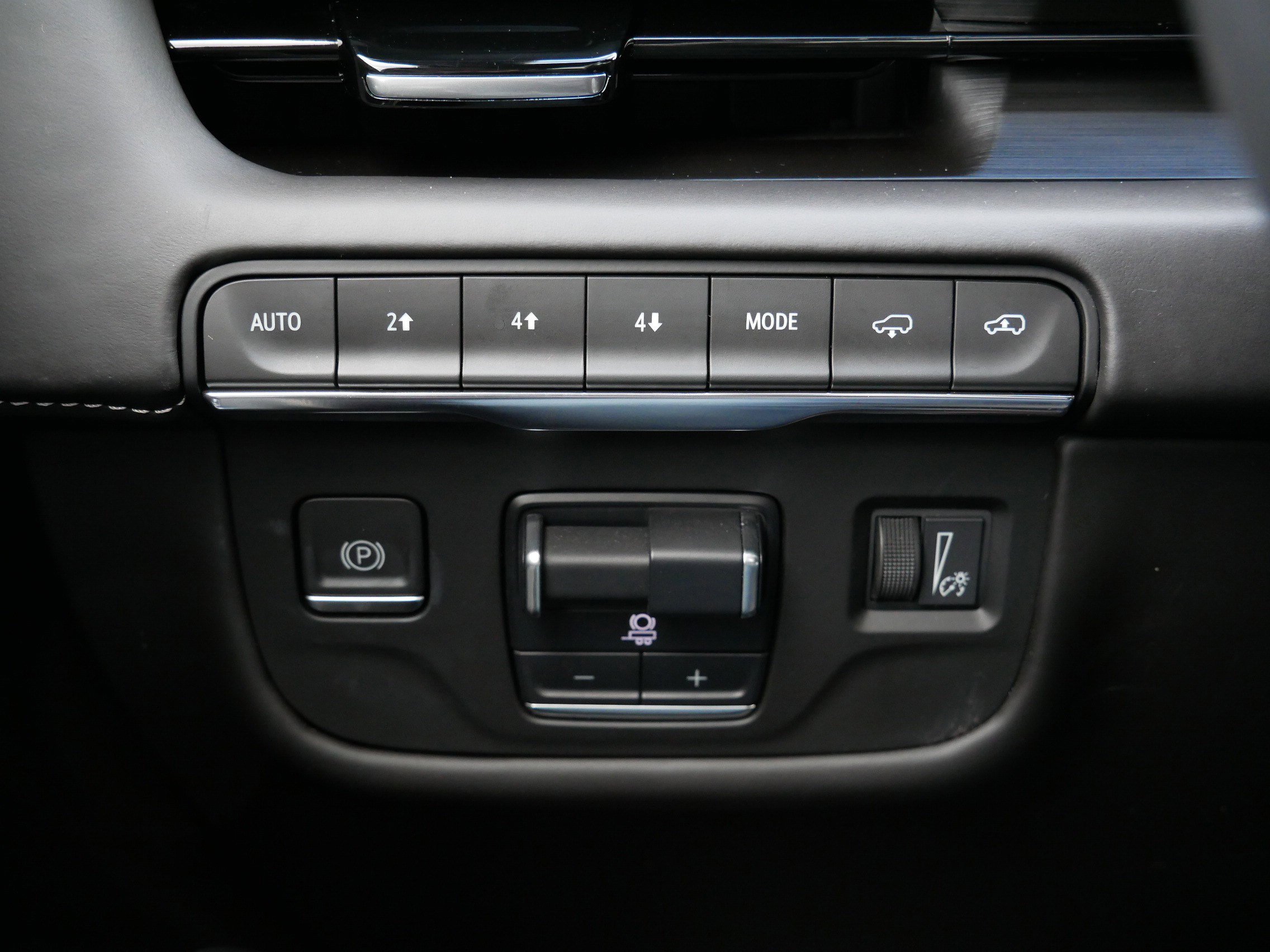 Used 2023 Cadillac Escalade Sport Platinum w/ LPO, ONYX Package image 27