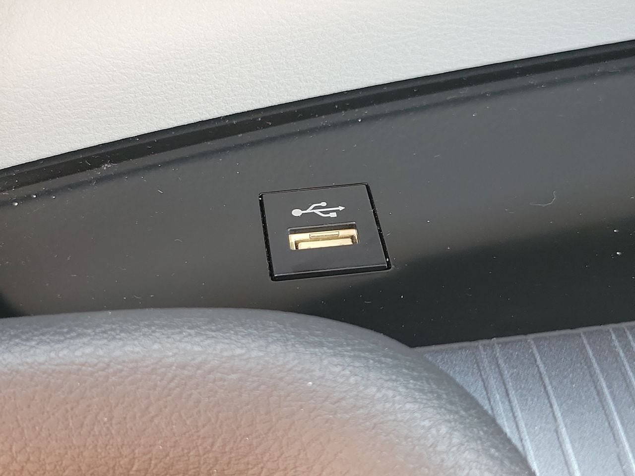Used 2025 Toyota Sienna LE FWD image 30
