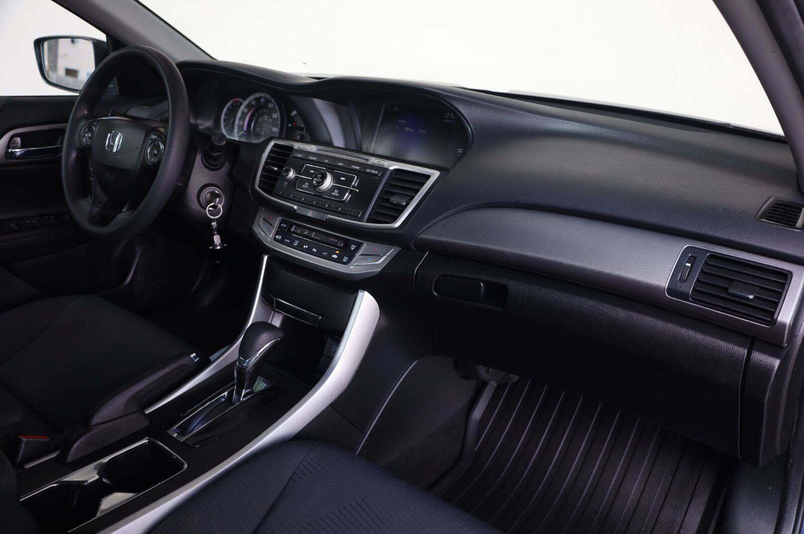Used 2015 Honda Accord LX image 28