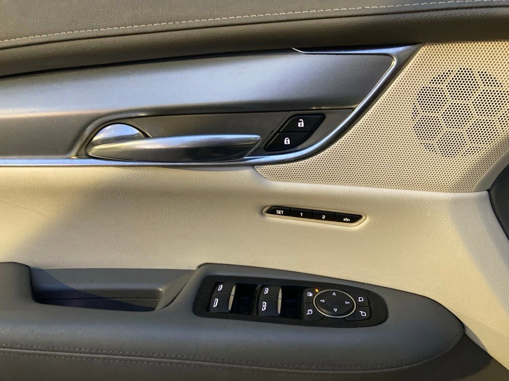 Used 2017 Cadillac XT5 Luxury w/ Driver Awareness Package image 13