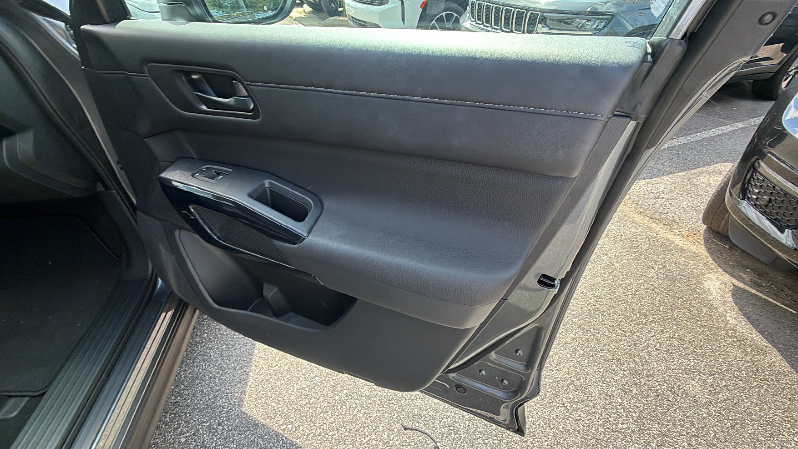 Used 2026 Nissan Pathfinder SV AWD/4WD image 18