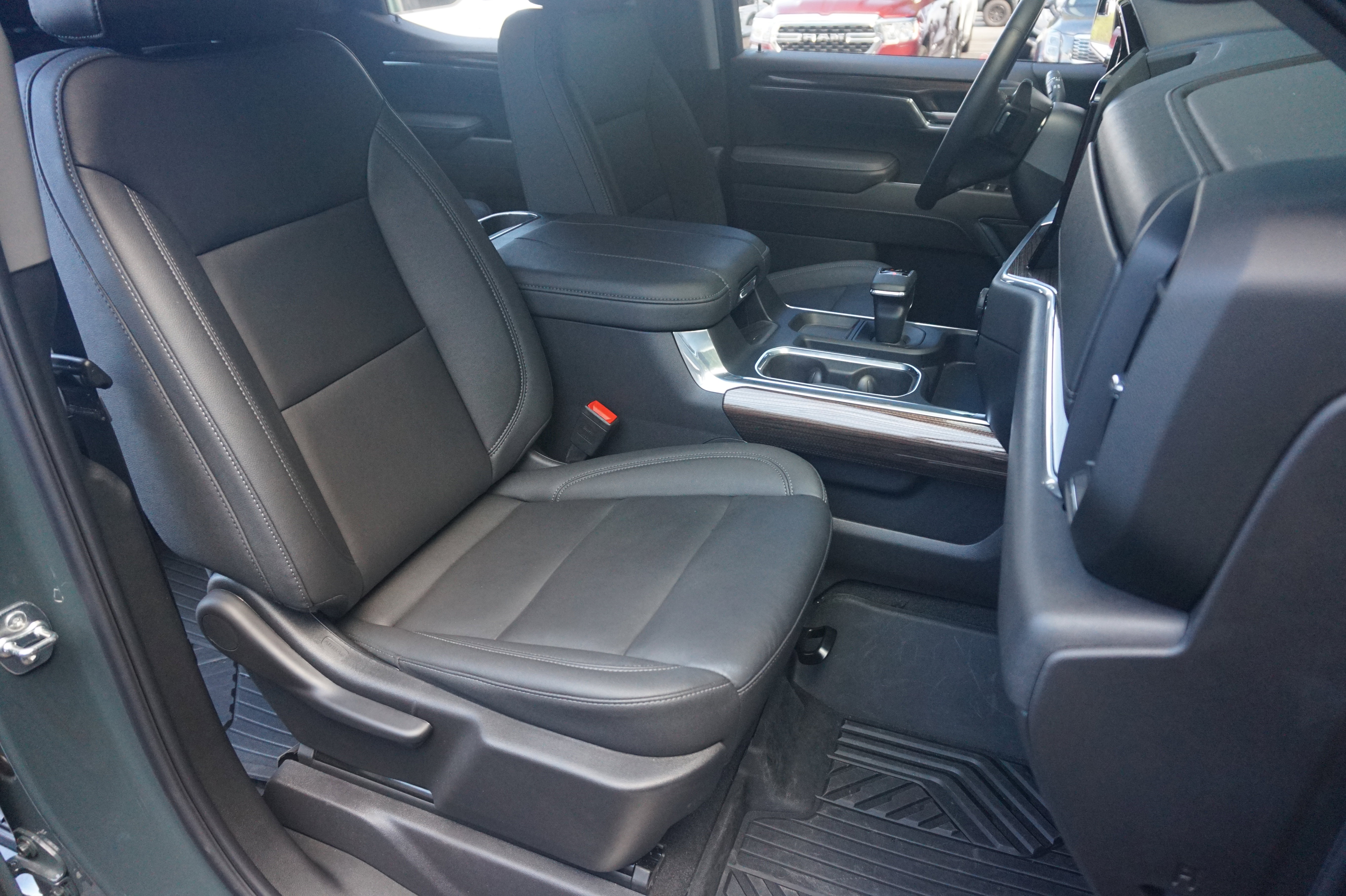 Used 2025 Chevrolet Silverado 1500 LT Trail Boss w/ Convenience Package II image 21