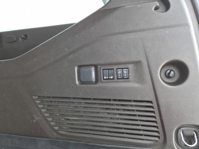 Certified 2024 Chevrolet Suburban Z71 w/ Luxury Package image 9