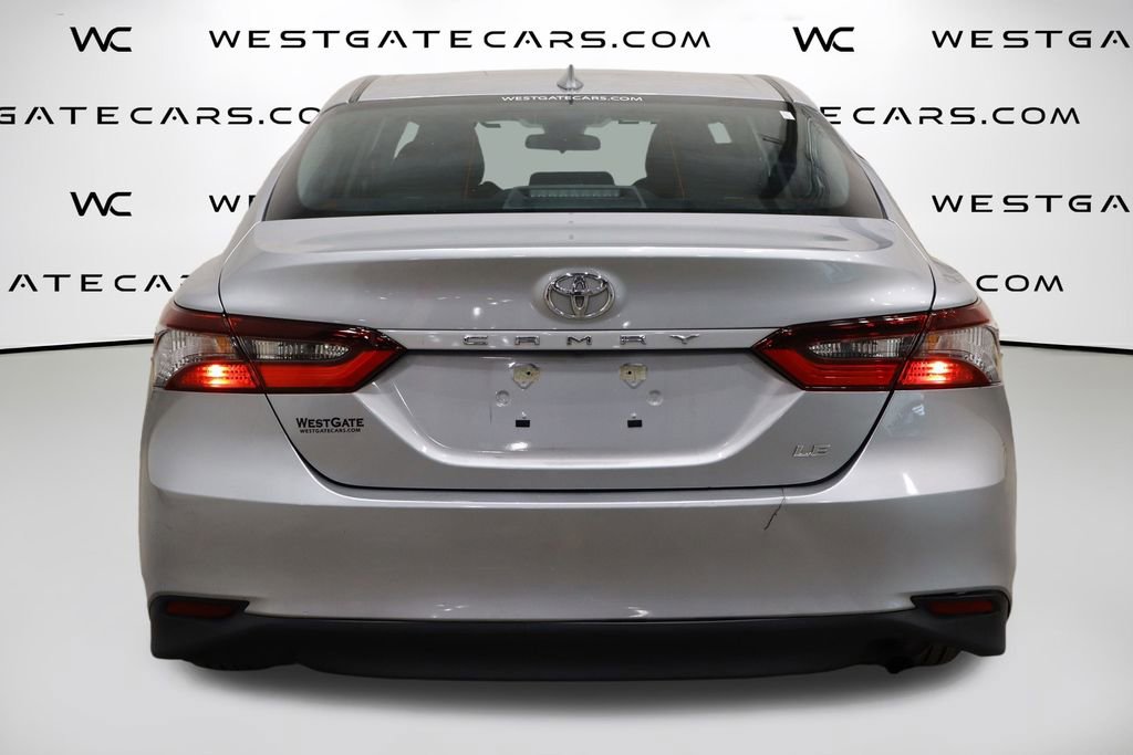 Used 2022 Toyota Camry LE image 5