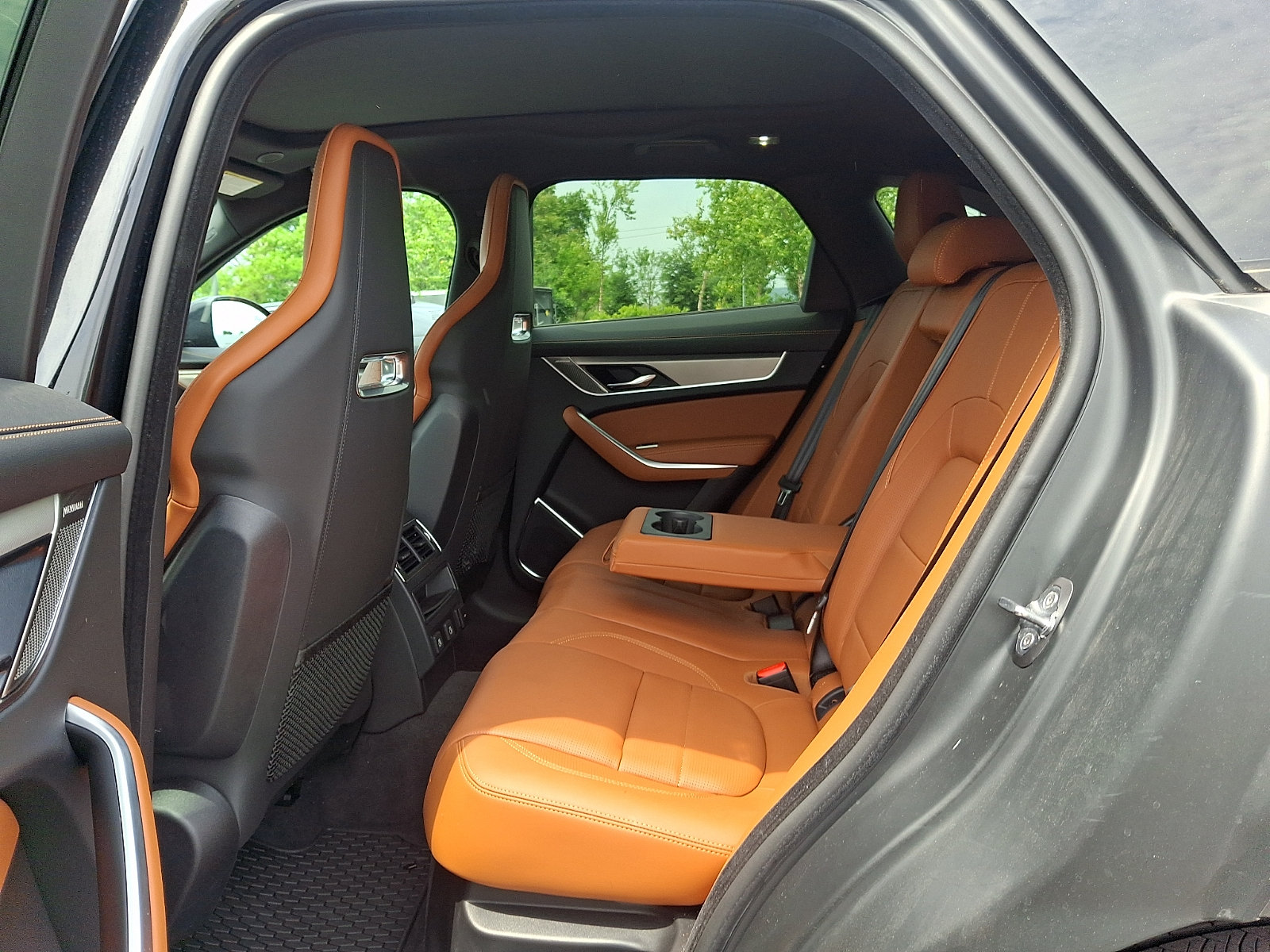 New 2026 Jaguar F-PACE R-Dynamic S AWD/4WD image 9
