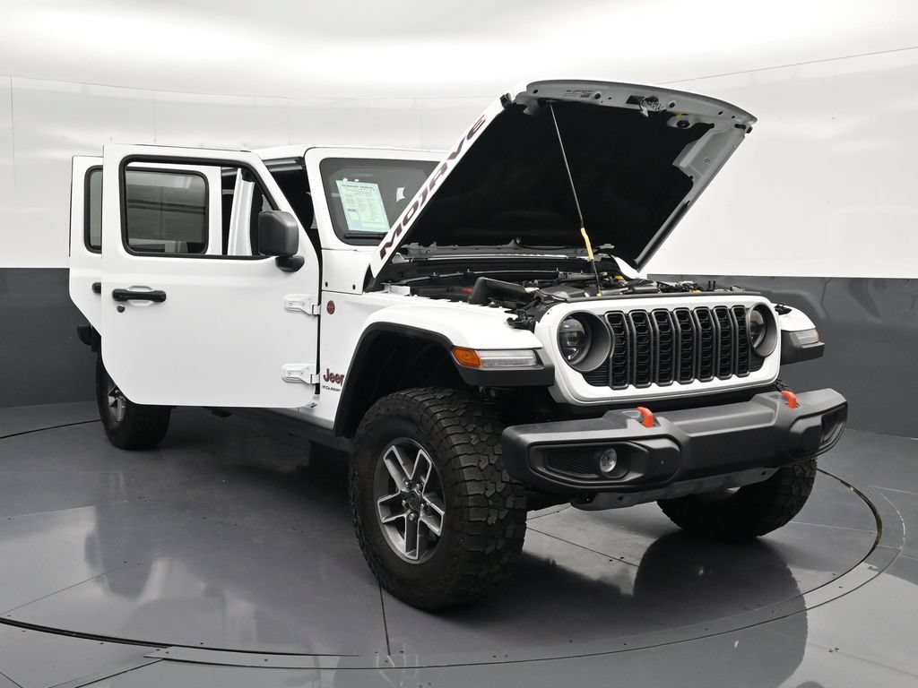 Used 2025 Jeep Gladiator Mojave w/ Convenience Group AWD/4WD image 35