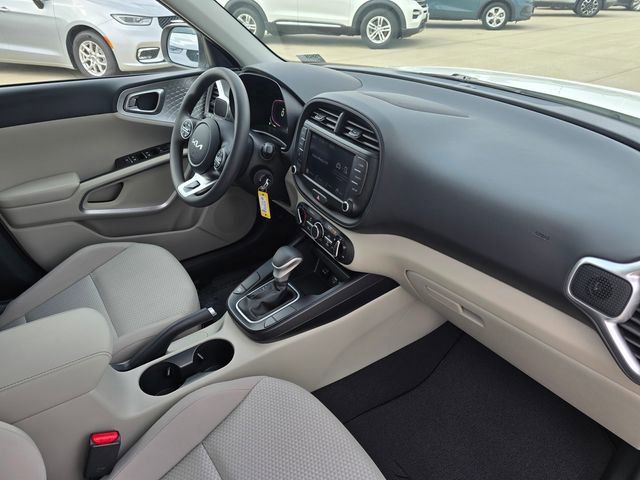 Used 2024 Kia Soul LX FWD image 19