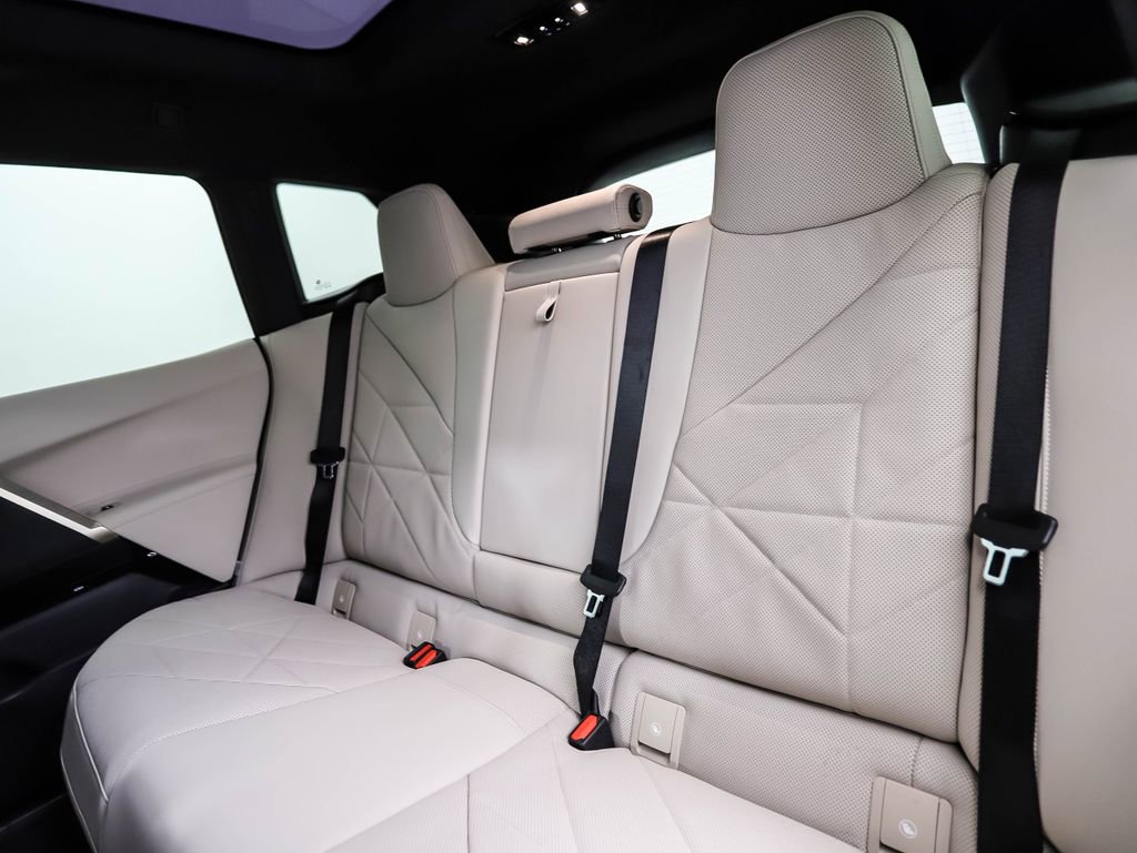 New 2026 BMW iX xDrive60 image 24