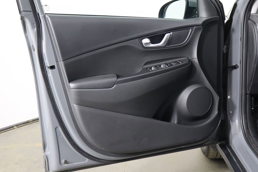 Used 2023 Hyundai Kona SE image 20
