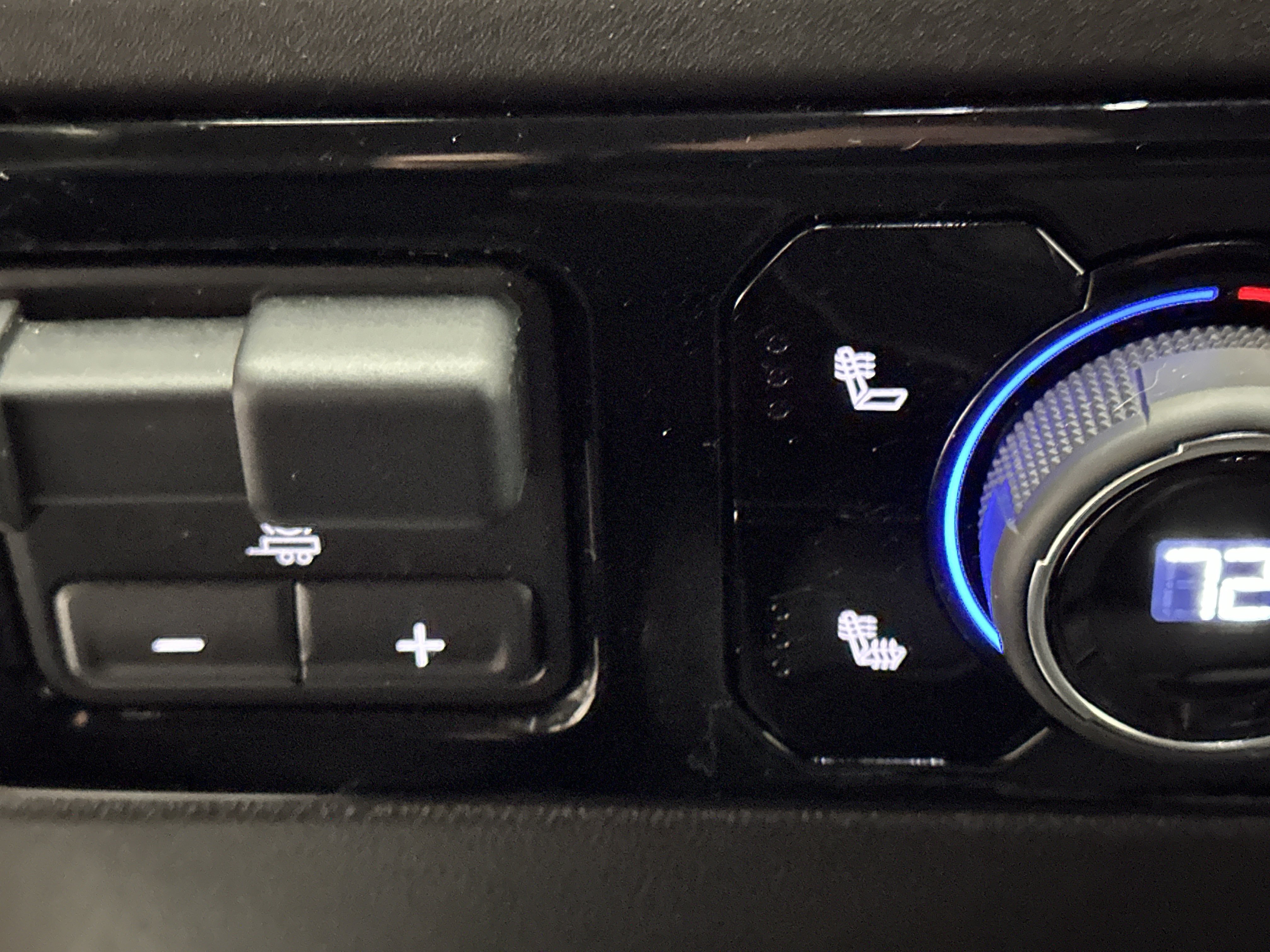 Used 2025 Chevrolet Silverado 2500 LT w/ Convenience Package image 37