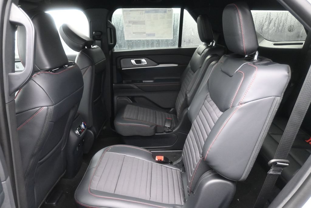 New 2026 Ford Explorer ST-Line w/ ST-Line Street Pack AWD/4WD image 16