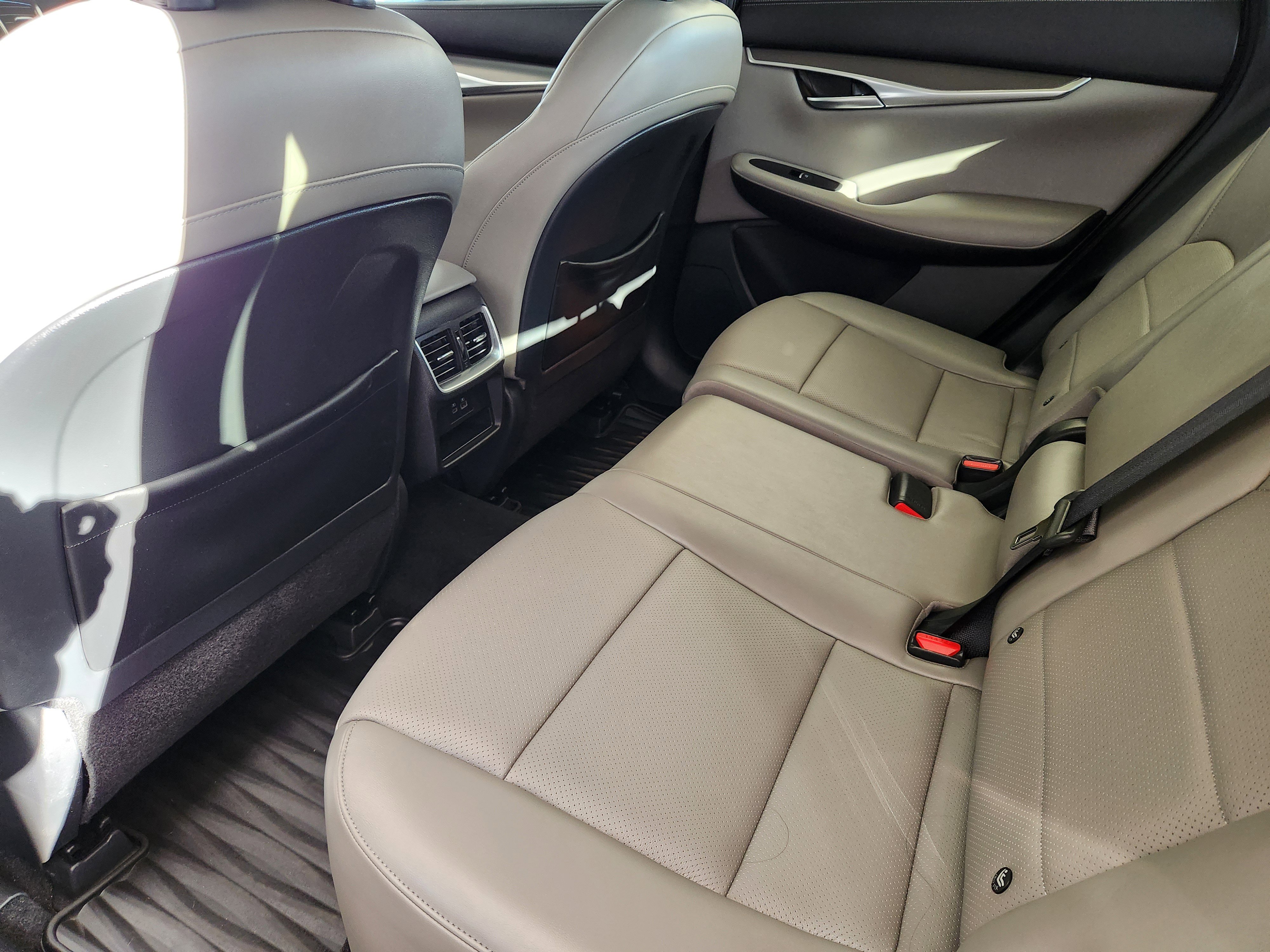 Used 2023 INFINITI QX50 Luxe AWD/4WD image 32