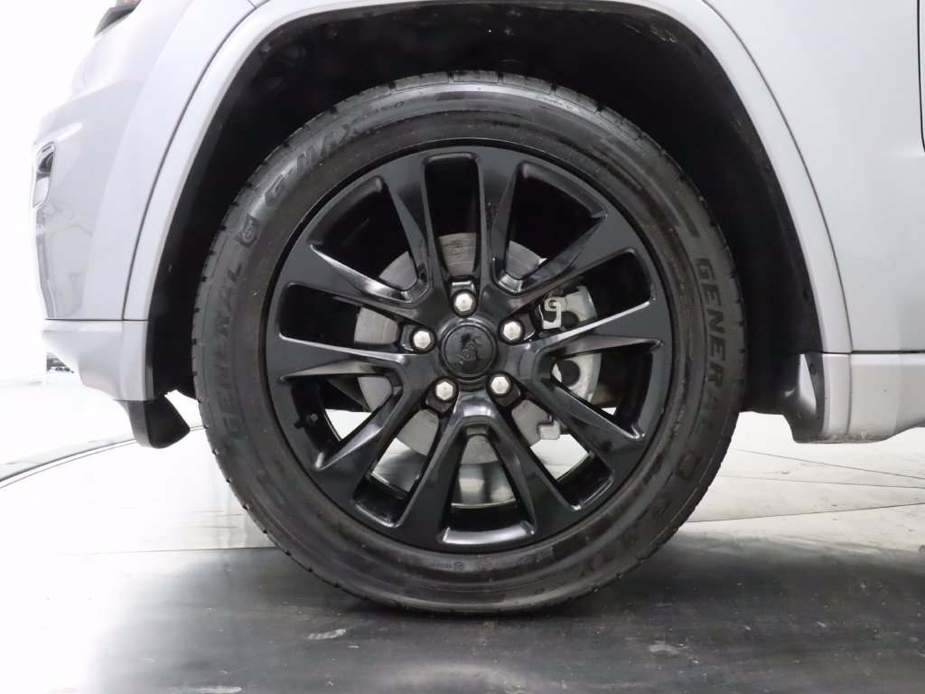 Used 2020 Jeep Grand Cherokee Altitude RWD image 38