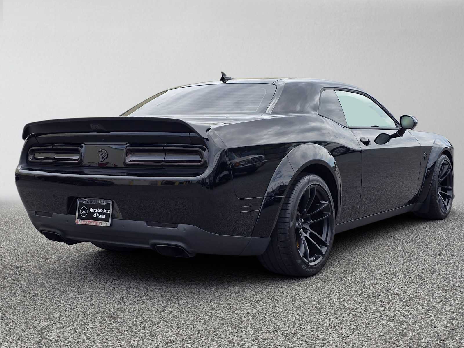 Used 2022 Dodge Challenger SRT Hellcat RWD image 3