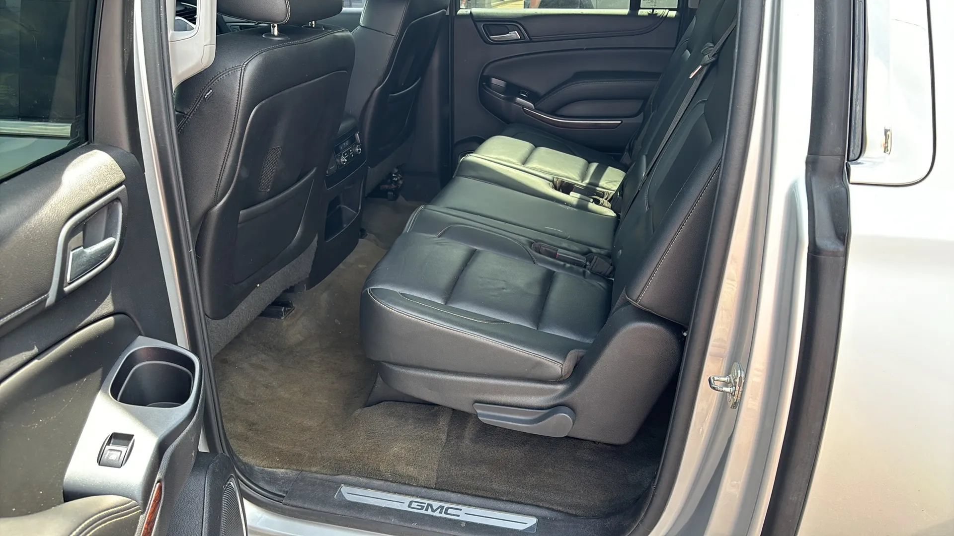 Used 2015 GMC Yukon XL SLT AWD/4WD image 12
