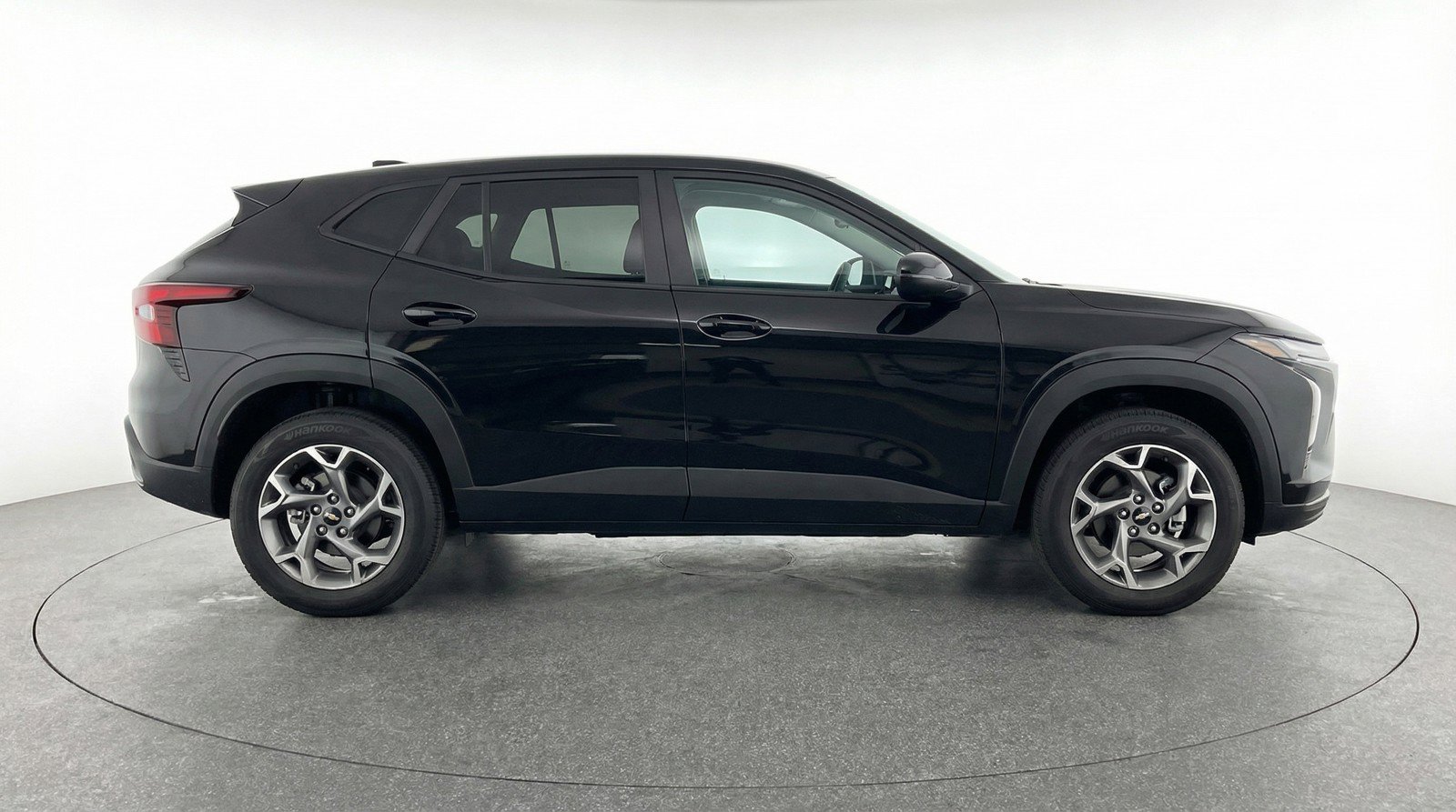Used 2025 Chevrolet Trax LT w/ LT Convenience Package FWD image 11