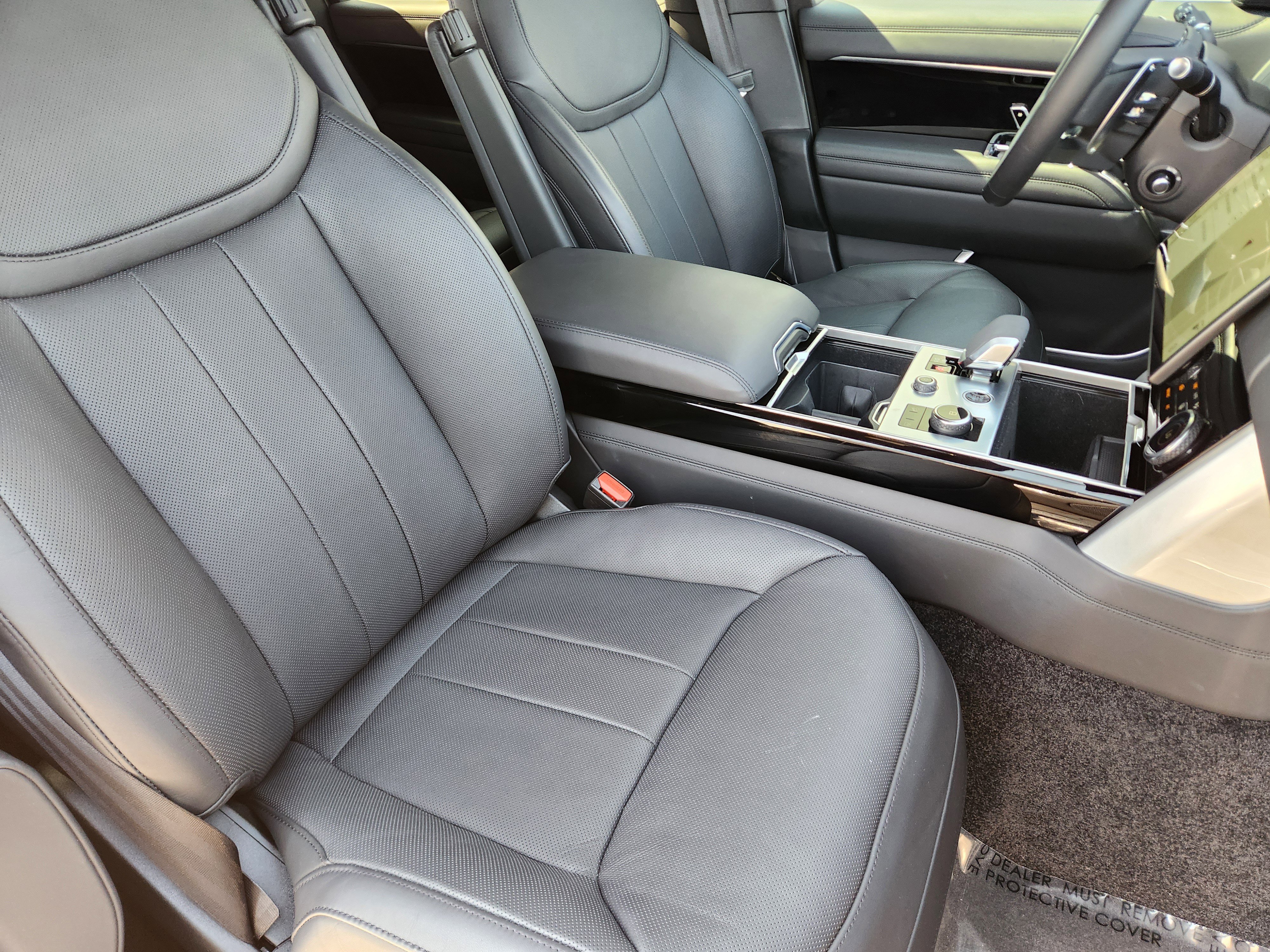 Certified 2023 Land Rover Range Rover SE image 15
