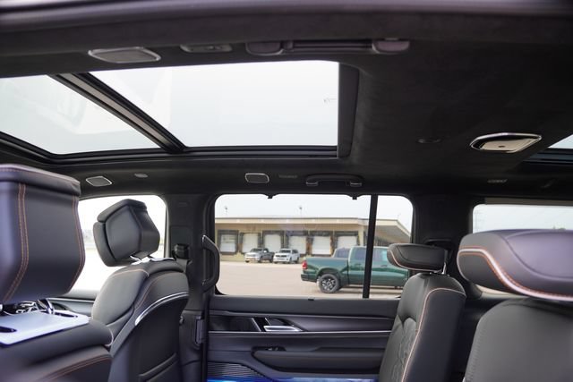 New 2026 Jeep Grand Wagoneer L Summit AWD/4WD image 13