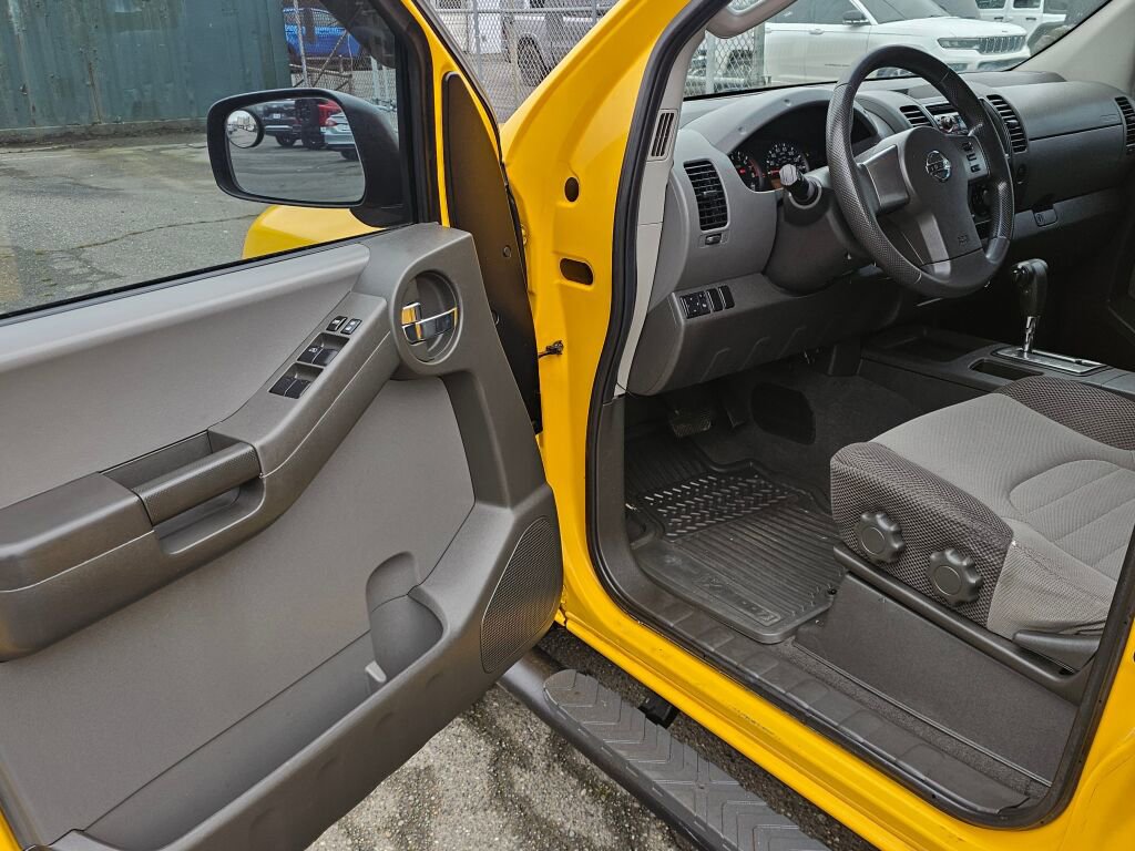 Used 2007 Nissan Xterra S w/ Side & Curtain Airbag Pkg image 17