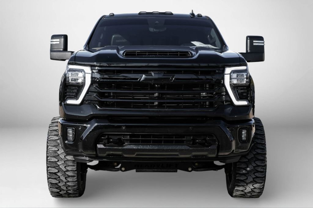 Used 2024 Chevrolet Silverado 3500 High Country w/ High Country Premium Package image 3